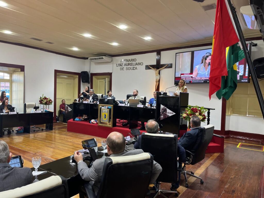Câmara Municipal de Aracati inicia segundo semestre legislativo com Marcelo Porto e Roberta Bismarck